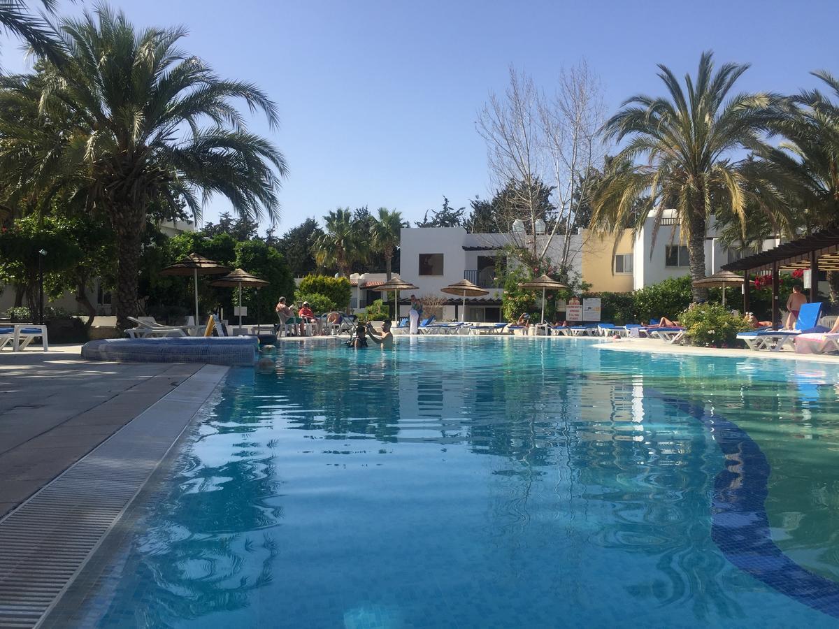 Paphos Gardens Apartment Екстер'єр фото